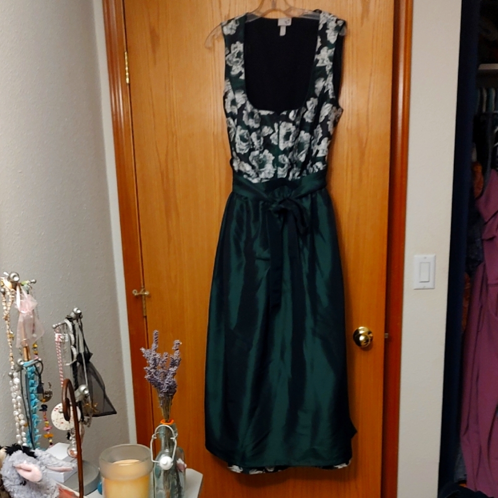 Elegant  Von Landen Green Floral Dirndl
